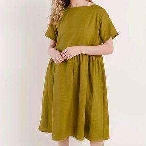 Tradlands Nico dress in dried tobacco color